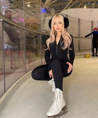 Соблазнительная и чувственная брюнетка ждет щедрого кавалера. Буду нежной и ласковой или страстной и развратной - выбор за тобой. Позвони, и ты окунешься в мир наслаждения! 11532, 24 года